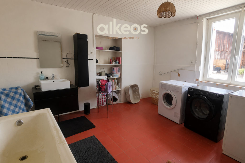 Maison de caractère avec ancienne boutique | 231 m2 | Grange