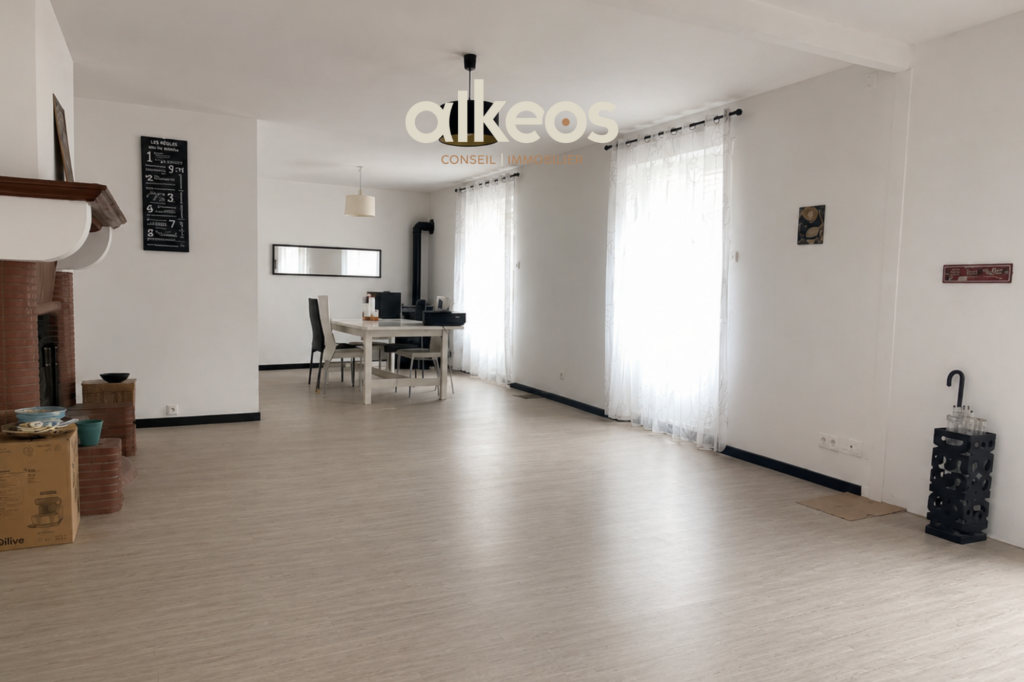 Maison de caractère avec ancienne boutique | 231 m2 | Grange